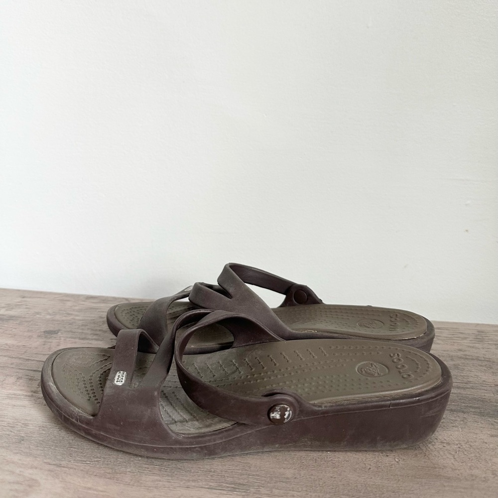 Crocs Sandals Women's Size 7 Brown Patricia Wedge Strappy Slip On